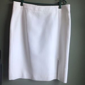 White Straight Linen Blend Skirt Sz 10 front & rear zippers. Excellent condition